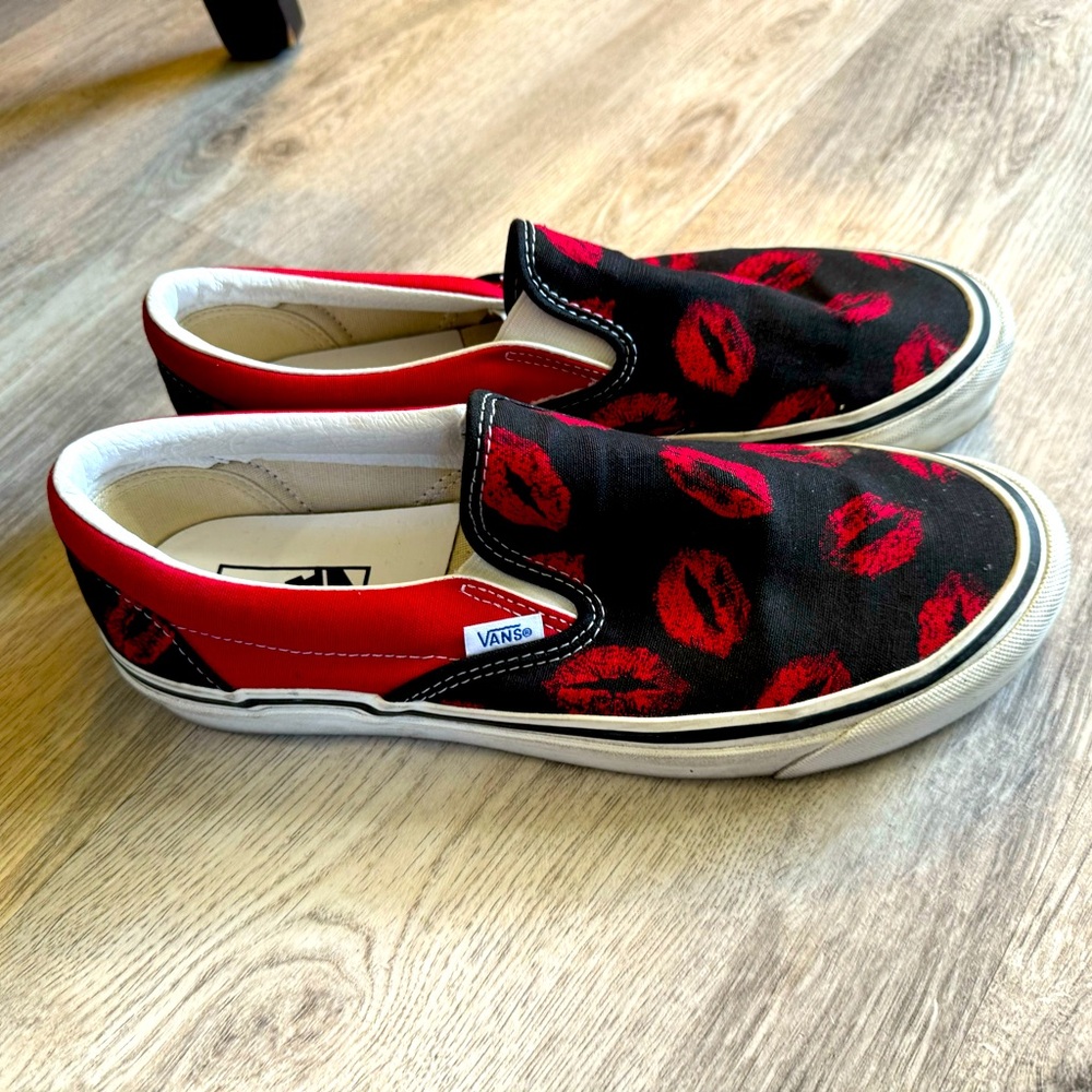 VANS HOT LIPS ANAHEIM FACTORY CLASSIC SLIP ON STYLE 98 DX WOMENS 10.0 RARE